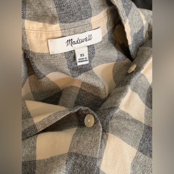 Various Button Tops - Picture 14 of 16